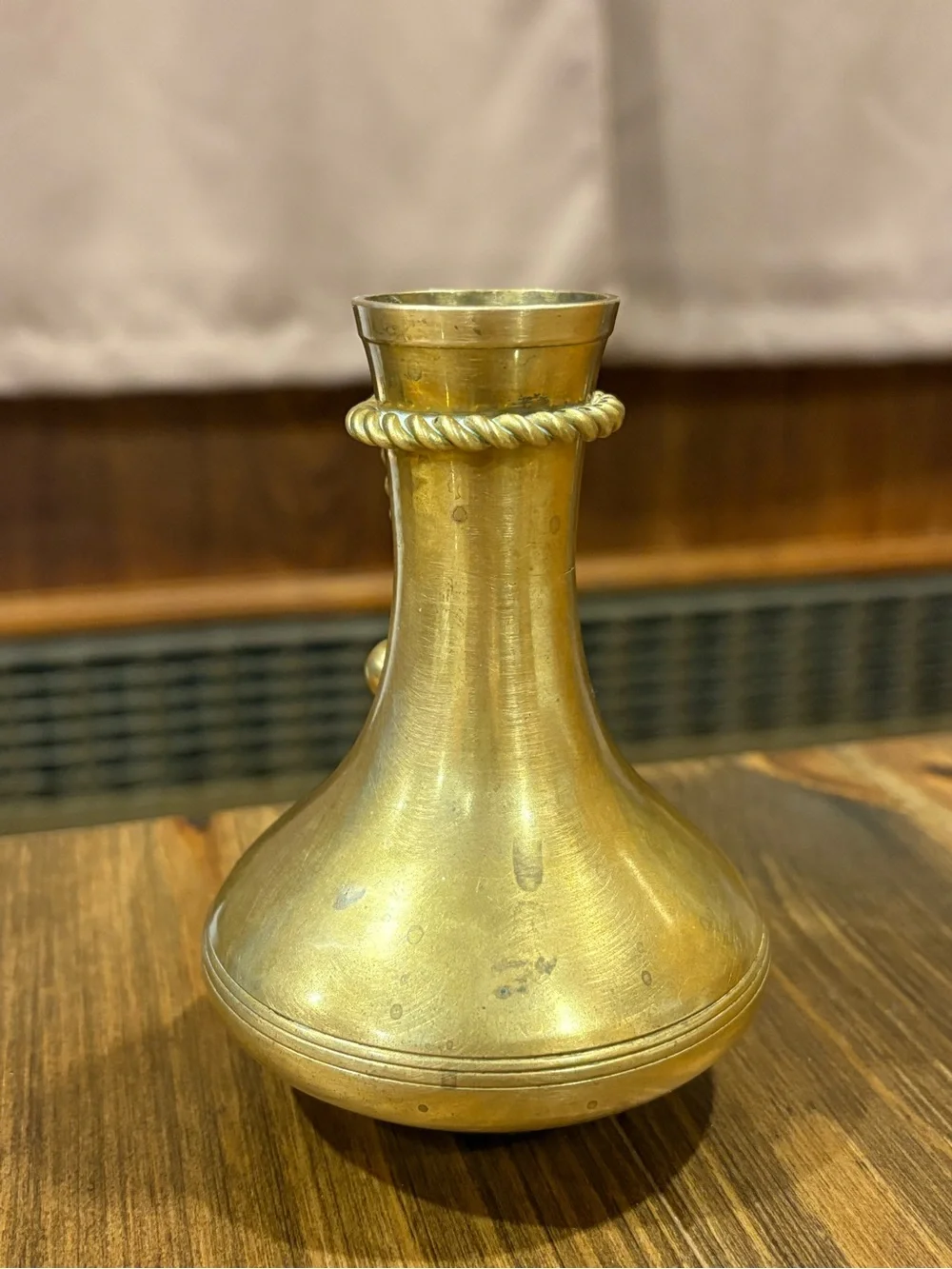 ✨HP✨ Vintage brass decor vase with rope design